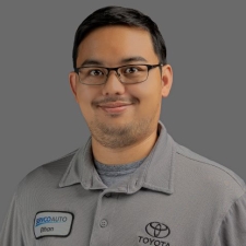 Headshot of Ethan Ridela